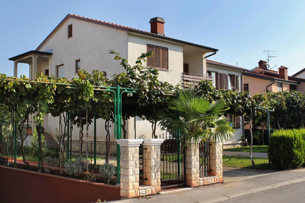 Apartments With A Parking Space Umag - 7109 Exterior photo